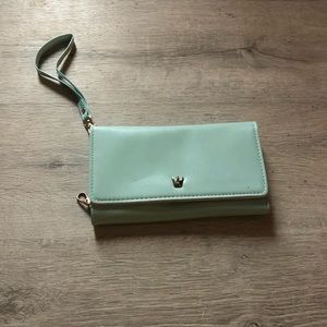 Wallet purse with detachable handle